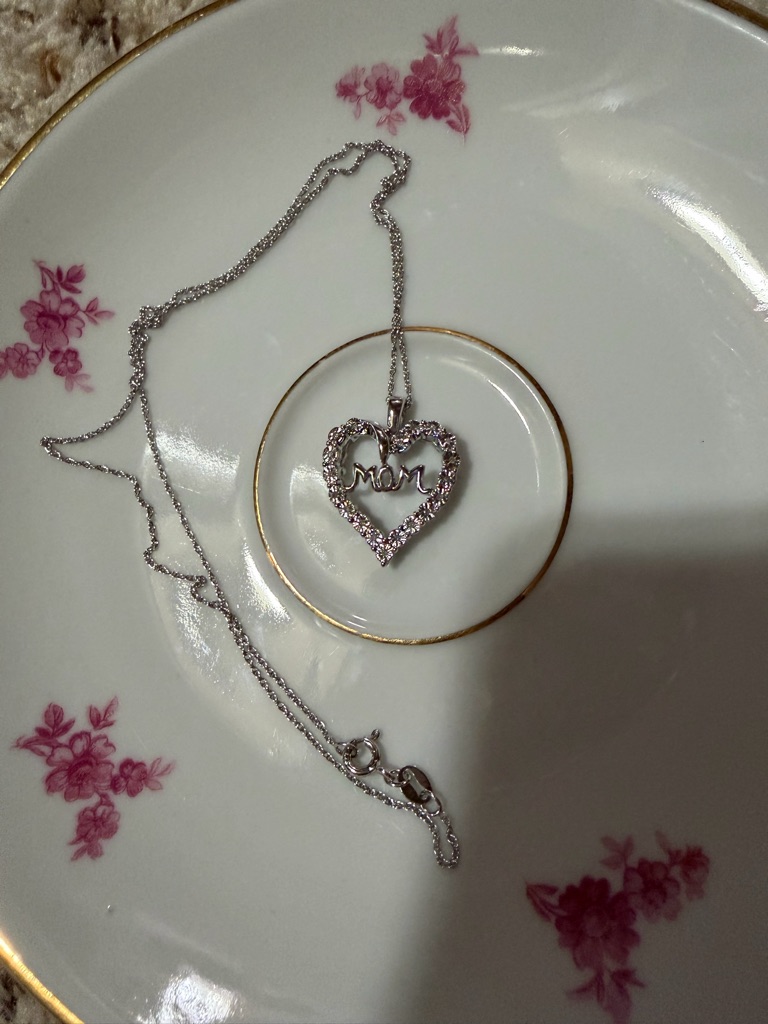 Sterling Silver Heart Mom Pendant Necklace - Sparkling Natural Diamonds 245$